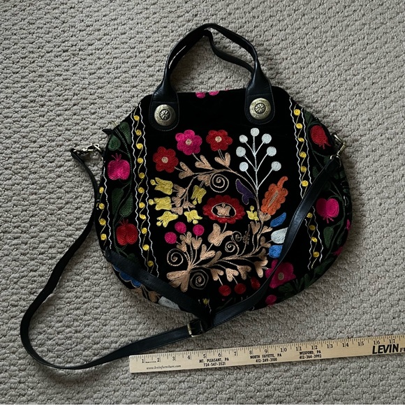 Absolutely GORGEOUS Embroidered Colorful Bag - Picture 7 of 14
